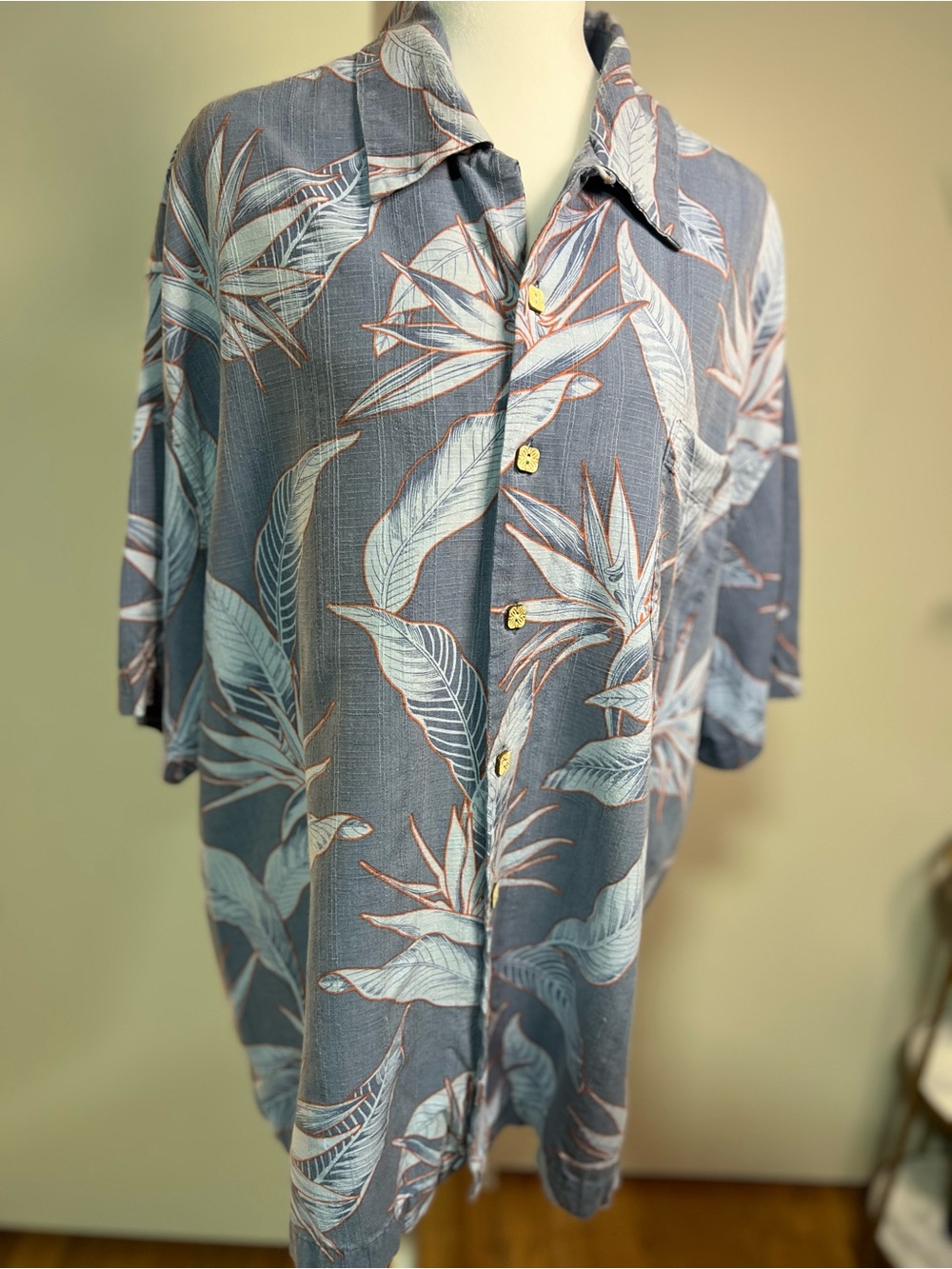 Relaxed Short-Sleeve Button-Down Shirt in Slate Blue Leaf Print